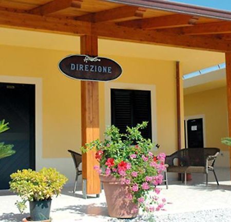 Residenza Marinella Aparthotel Zambrone Buitenkant foto