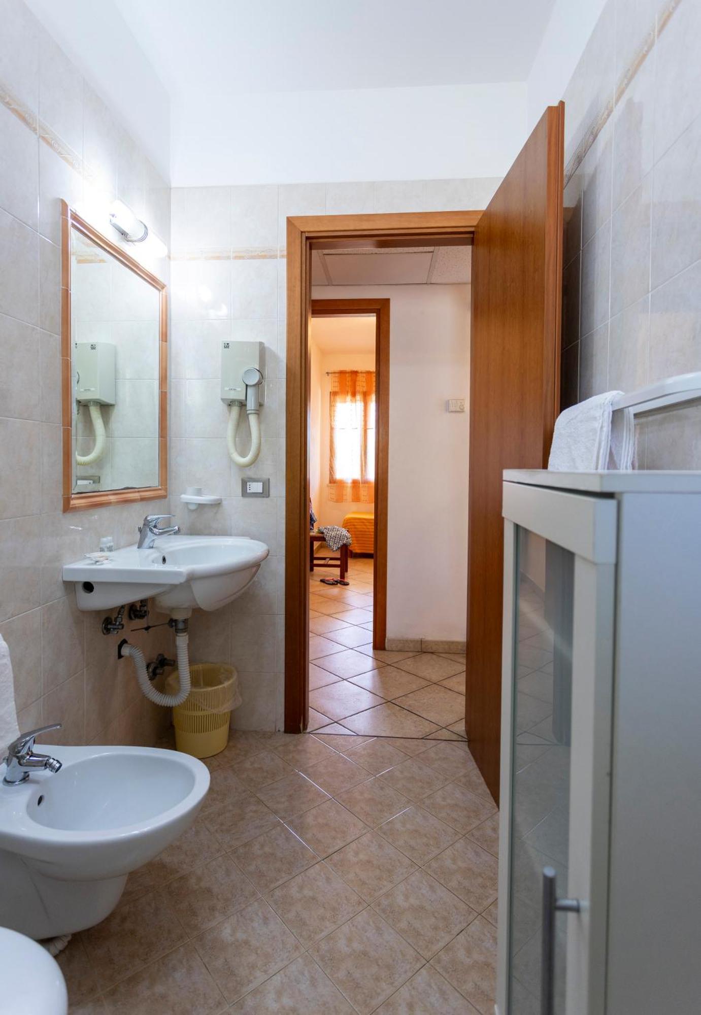 Residenza Marinella Aparthotel Zambrone Buitenkant foto