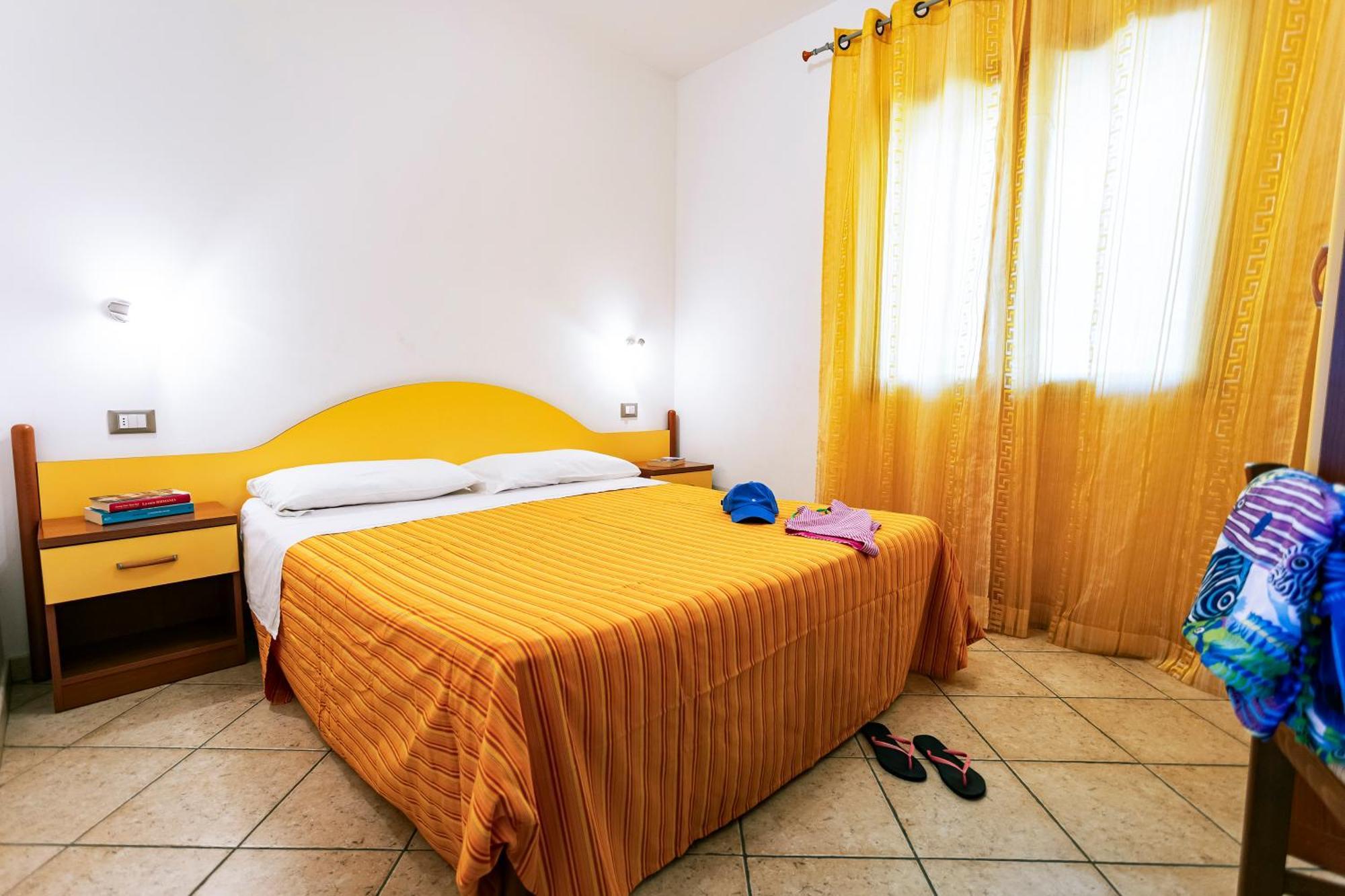 Residenza Marinella Aparthotel Zambrone Buitenkant foto