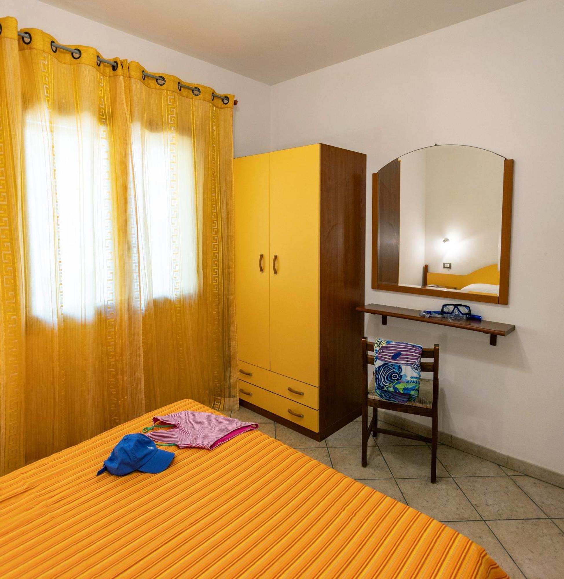 Residenza Marinella Aparthotel Zambrone Buitenkant foto